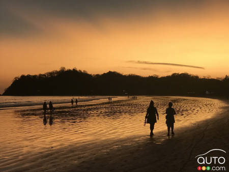 La plage après le coucher du soleil